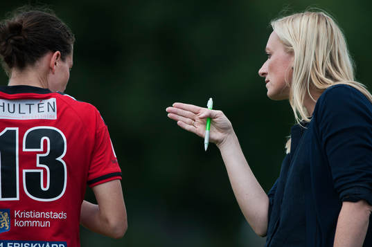 Kristianstads tränare Elisabet Gunnarsdottir ger