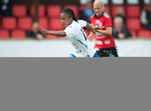Örebros Ogonna Chukwudi i matchen i semifinalen i Svenska
