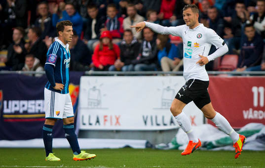Örebros Robin Åhman Persson och Djurgårdens Erton