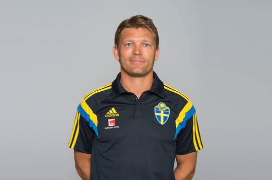 Sveriges players manager Marcus Allbäck