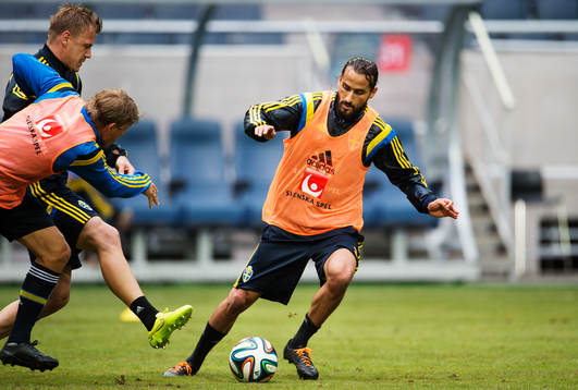 Johan Dahlin och players manager Marcus Allbäck jagar