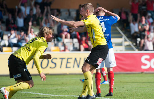 Mjällbys inhoppare Robin Strömberg gjorde 1-0 på