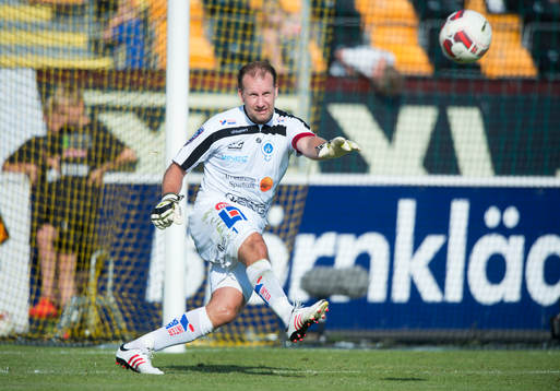 Åtvidabergs målvakt Henrik Gustavsson i matchen i