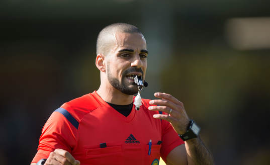 Domaren Mohammed Al-Hakim i matchen i allsvenskan mellan