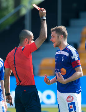 Åtvidabergs Daniel Hallingström blev utvisad i matchen i