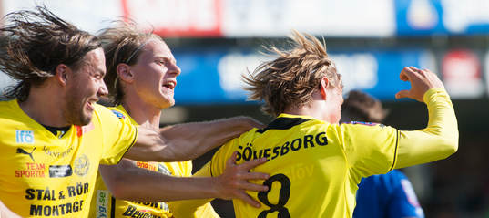 Mjällbys inhoppare Robin Strömberg gjorde 1-0 på