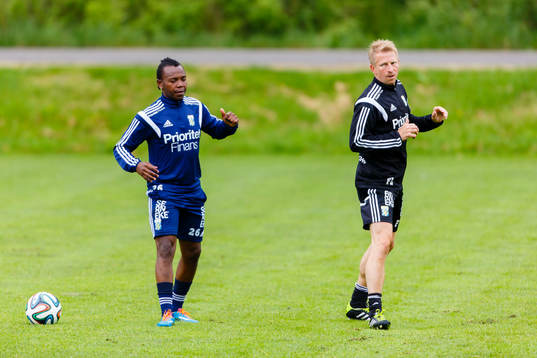 IFK Göteborgs May Mahlangu och sjukgymnast Fredrik Larsson