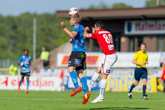 Halmstads Mikael Boman och Kalmars Nenad Djordjevic