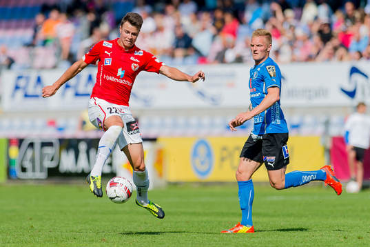 Kalmars Melker Hallberg skjuter