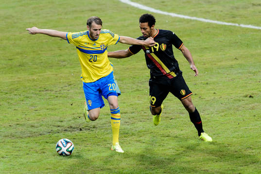 Sveriges Ola Toivonen och Belgiens Moussa Dembele