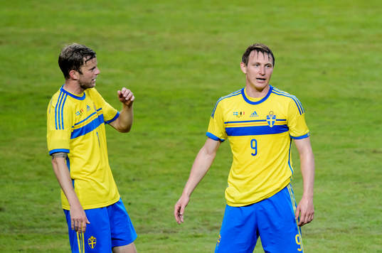 Sveriges Mikael Antonsson och Kim Källström deppar