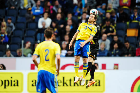 Sveriges Tobias Hysén och Belgiens Thomas Vermaelen