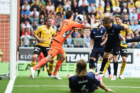 Malmö FFs Markus Rosenberg gör 0-1