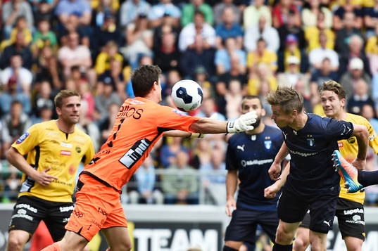 Malmö FFs Markus Rosenberg gör 0-1