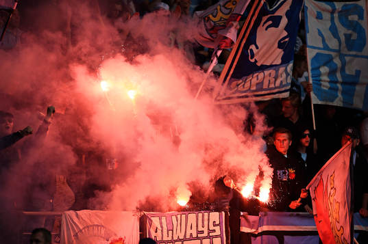 Malmö FFs supporters tände bengaler