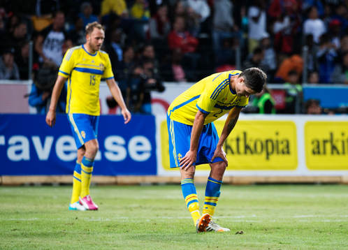Sveriges Andreas Granqvist och Mikael Lustig deppar