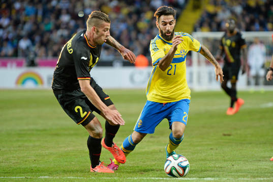 Belgiens Toby Alderweireld och Sveriges Jimmy Durmaz