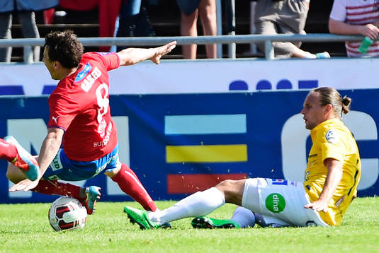 Helsingborgs Ardian Gashi och Falkenbergs Johannes Vall