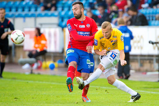 Helsingborgs Abdul Khalili täcker Falkenbergs Rasmus
