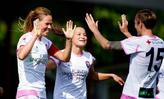 Rosengårds Sara Björk Gunnarsdottir har nickat in ett