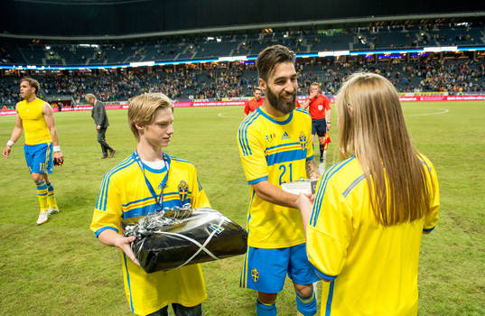 Sveriges Jimmy Durmaz får pris som matchens spelare