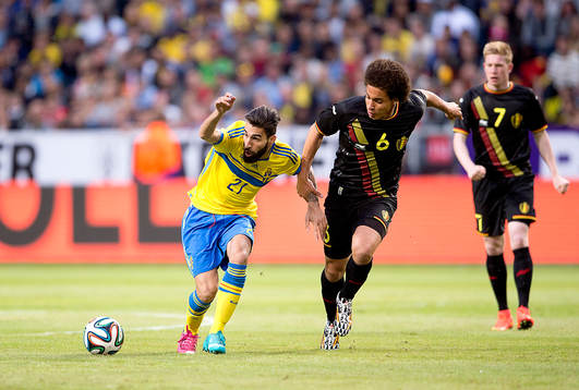 Sveriges Jimmy Durmaz och Belgiens Axel Witsel