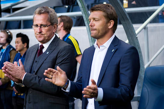 Sveriges förbundskapten Erik Hamrén och players manager