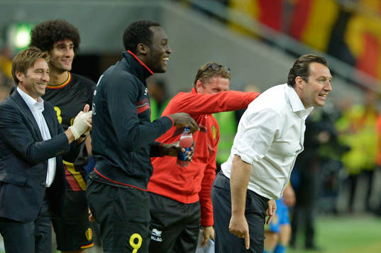 Belgiens tränare Marc Wilmots jublar