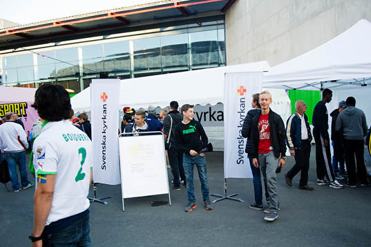 Supportrar besöker fanzone