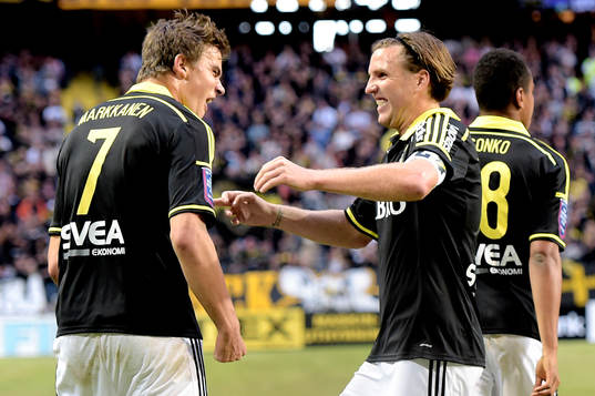 s Eero Markkanen(tv) jublar