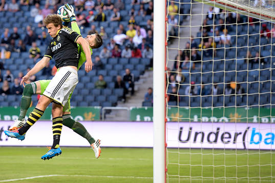 s Eero Markkanen gör gjort 2-1 framför Brommapojkarnas