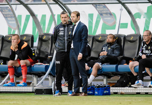 s tränare Andreas Alm och assisterande tränare Nebojsa