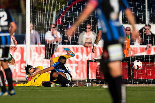 Sirius Stefan Silva gör 1-0 för Sirius bakom Hammarbys