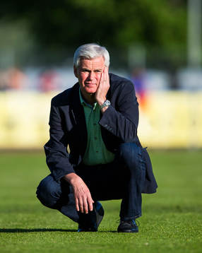 Hammarbys tränare Nanne Bergstrand innan fotbollsmatchen i
