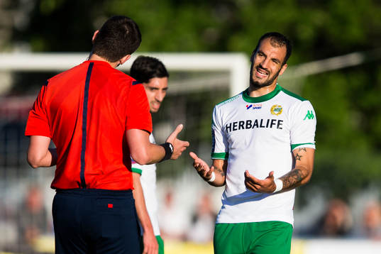 Domare Nermin Cisic och Hammarbys Marko Mihajlovic