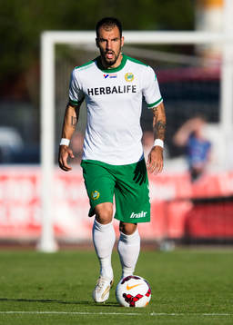 Hammarbys Marko Mihajlovic med bollen
