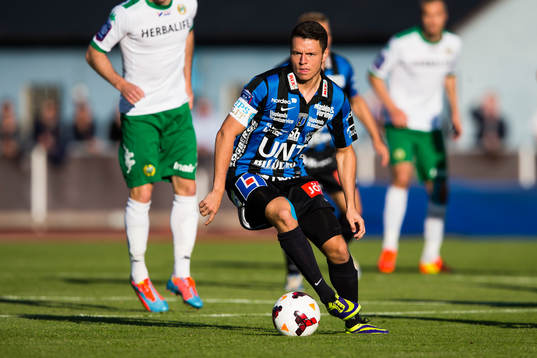 Sirius Kerim Mrabti med bollen
