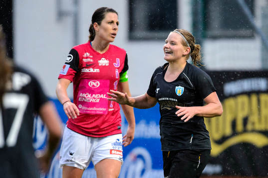 Göteborgs Sara Linden firar