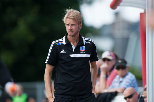 Vittsjös tränare Simon Sjöfors i matchen i