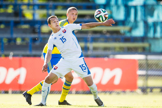 Slovakien Adam Zrelák och Sveriges Sebastian Holmén