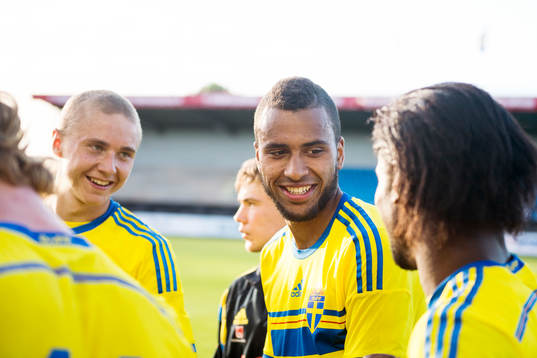 Sveriges Sebastian Holmén, Isaac Kiese Thelin och Joseph