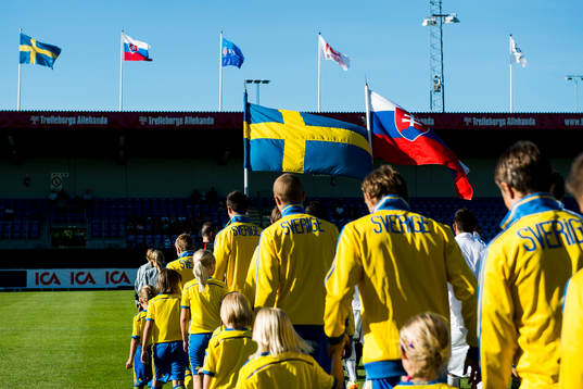 Sveriges går in på planen
