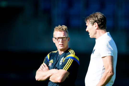 Sveriges målvaktstränare Leif Troedsson och
