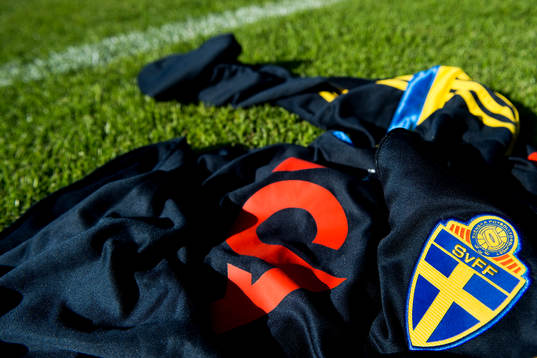 En tröja med Svenska fotbollsförbundet emblem