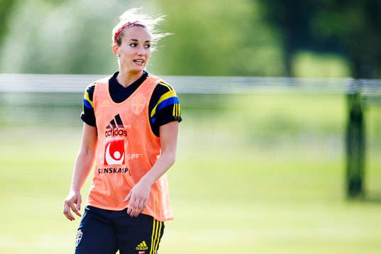 Sveriges Kosovare Asllani