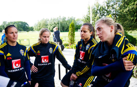 Tyresös spelare Carola Söberg, Lisa Dahlkvist, Malin Diaz