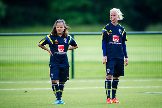 Sveriges Malin Diaz och Caroline Seger