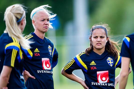 Sveriges Malin Diaz och Caroline Seger