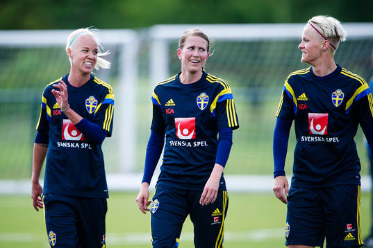 Sveriges Caroline Seger, Emma Berglund och Nilla Fischer
