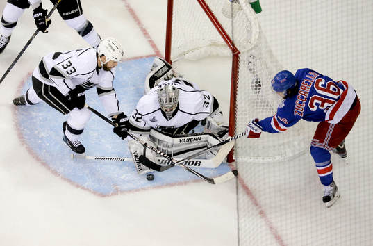 Los Angeles Kings goalie Jonathan Quick (32) and defenseman